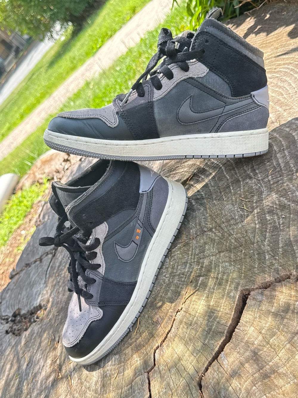 Nike Air Jordan 1 Mid SE Craft Inside Out Stealth Black Sizes 5.5